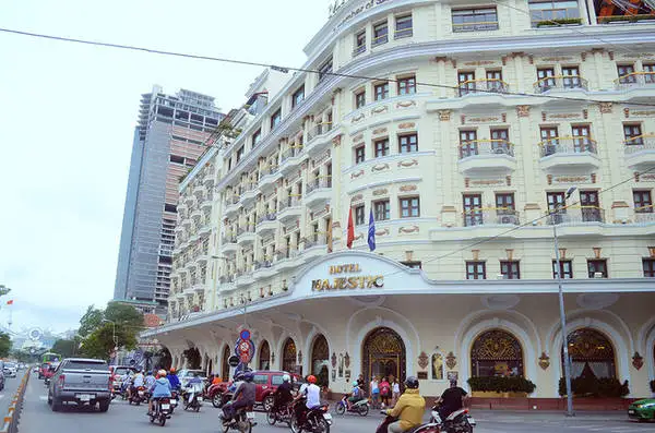 Khám phá nghĩa trang bí ẩn để tìm hiểu câu chuyện vượt thời gian!